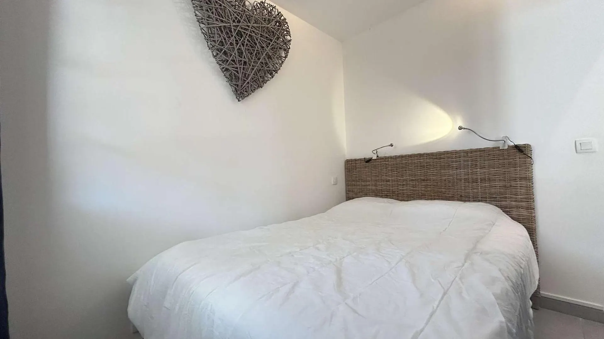 Apartment Charmant T2 En Centre-Ville, Terrasse, Clim Et Parking, Proche Plage Et Commodites - Fr-1-226-550 Sainte-Maxime