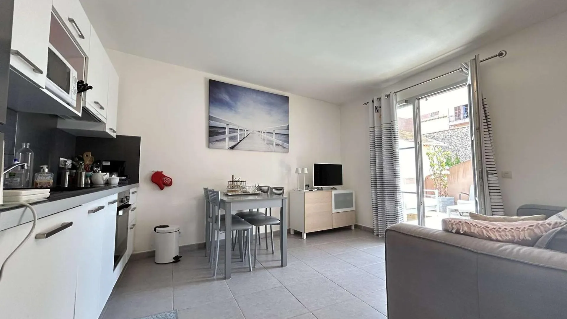 Charmant T2 En Centre-Ville, Terrasse, Clim Et Parking, Proche Plage Et Commodites - Fr-1-226-550 Sainte-Maxime Apartment