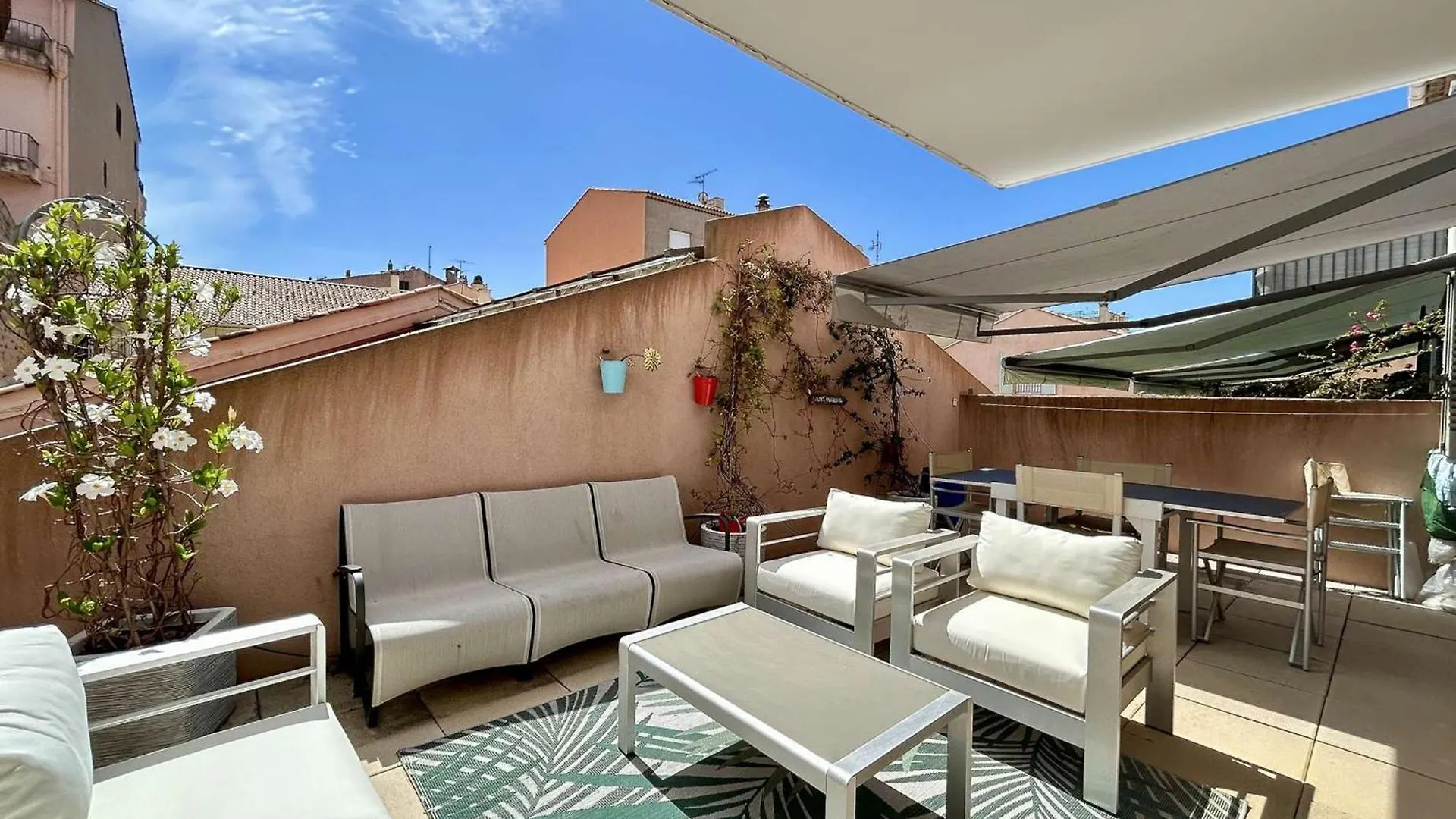 Charmant T2 En Centre-Ville, Terrasse, Clim Et Parking, Proche Plage Et Commodites - Fr-1-226-550 Sainte-Maxime 0*,  France