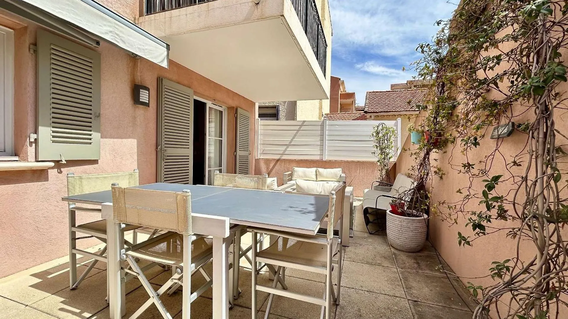Charmant T2 En Centre-Ville, Terrasse, Clim Et Parking, Proche Plage Et Commodites - Fr-1-226-550 Sainte-Maxime