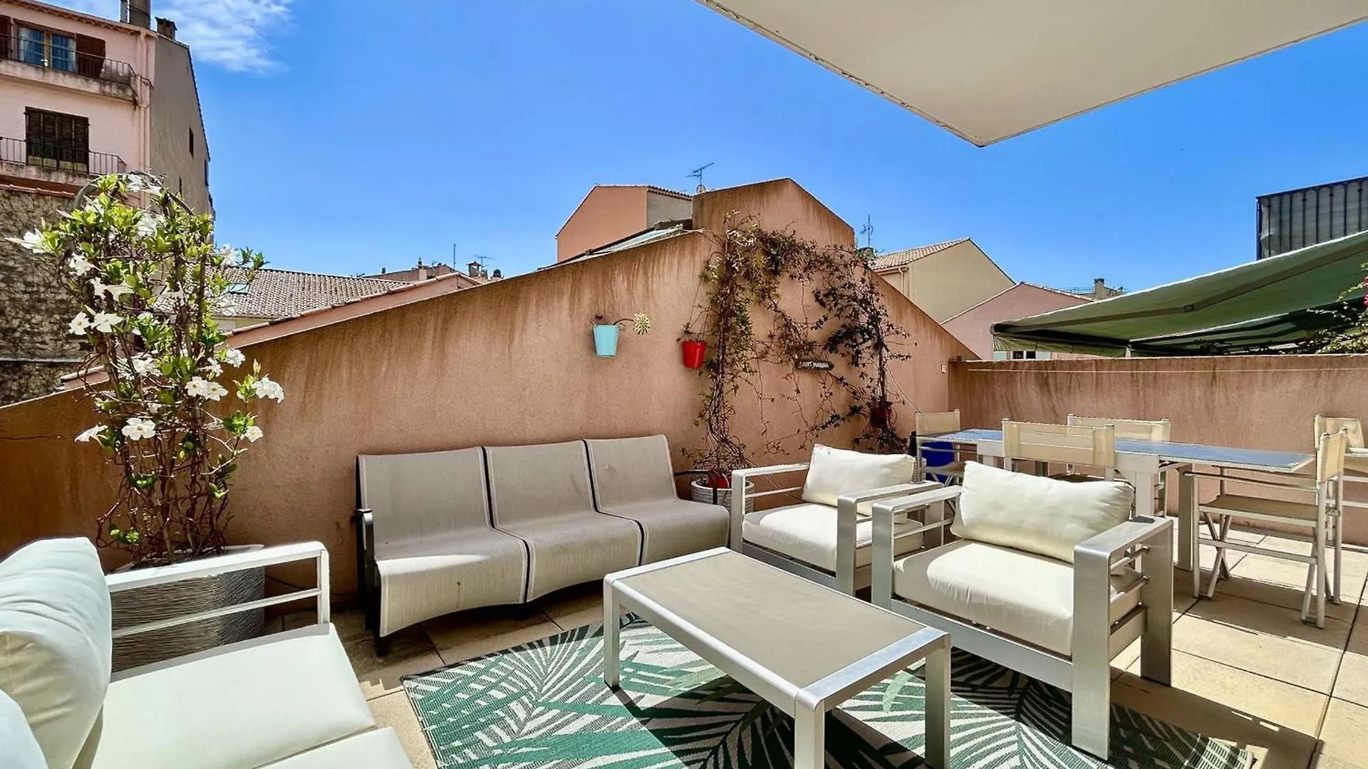 Charmant T2 En Centre-Ville, Terrasse, Clim Et Parking, Proche Plage Et Commodites - Fr-1-226-550 contacts